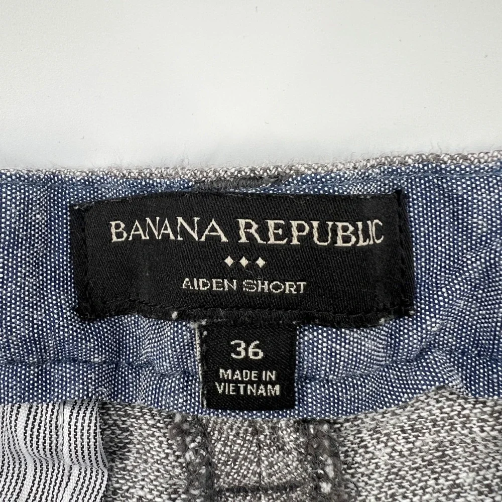 Banana Republic Aiden Shorts Mens 36 Grey Khaki Bundle 2 Pairs‎